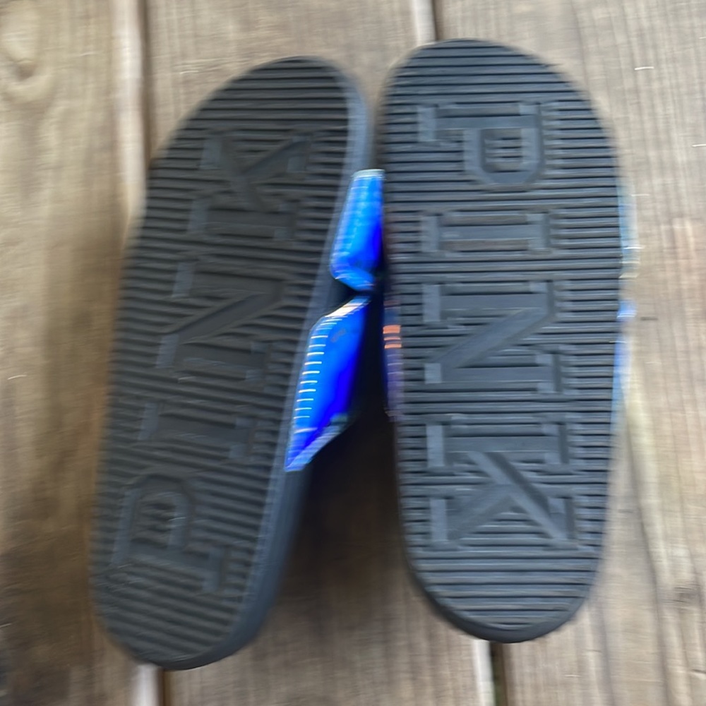 Pink Victoria Secret Slides - Picture 2 of 2